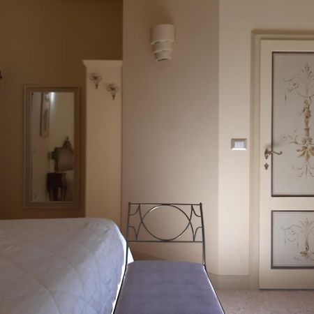 Bed and Breakfast Dolce Rosa ♡ Centro Storico Sansepolcro Exterior foto