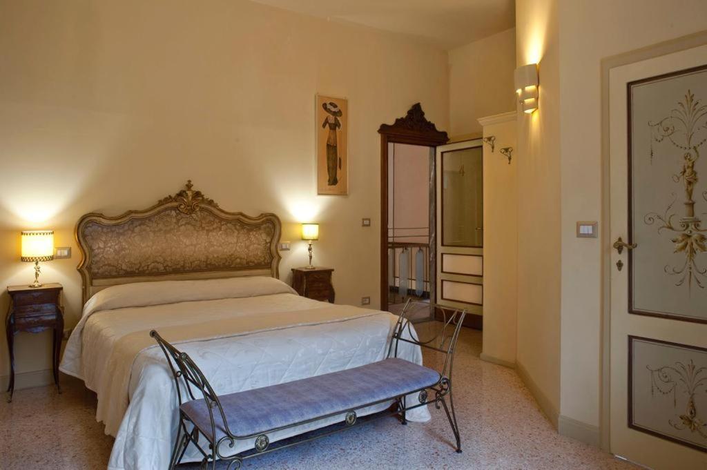 Bed and Breakfast Dolce Rosa ♡ Centro Storico Sansepolcro Exterior foto