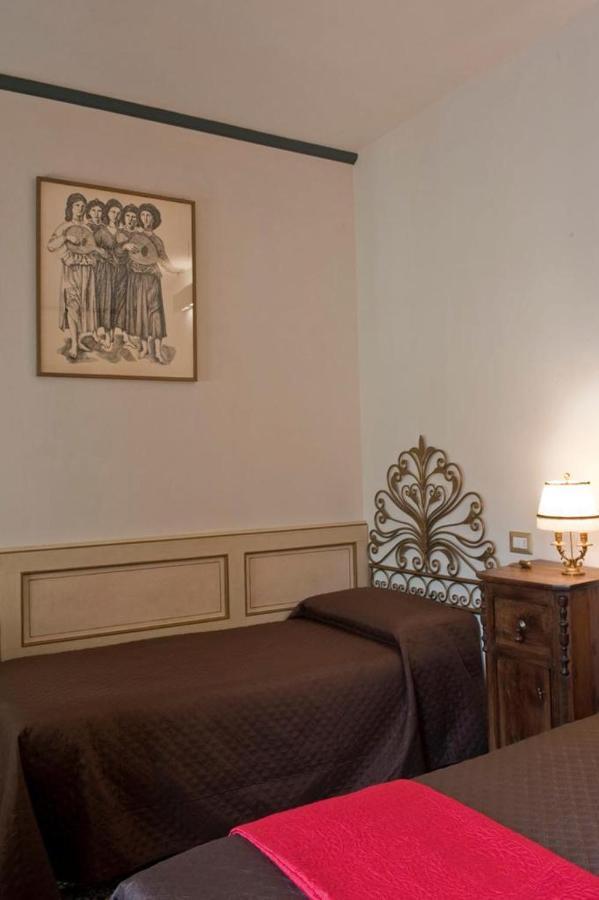 Bed and Breakfast Dolce Rosa ♡ Centro Storico Sansepolcro Exterior foto