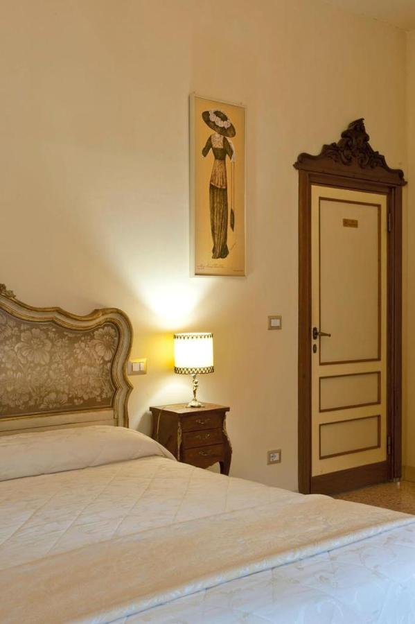 Bed and Breakfast Dolce Rosa ♡ Centro Storico Sansepolcro Exterior foto